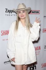 KIM PETRAS at Shania Twain Let