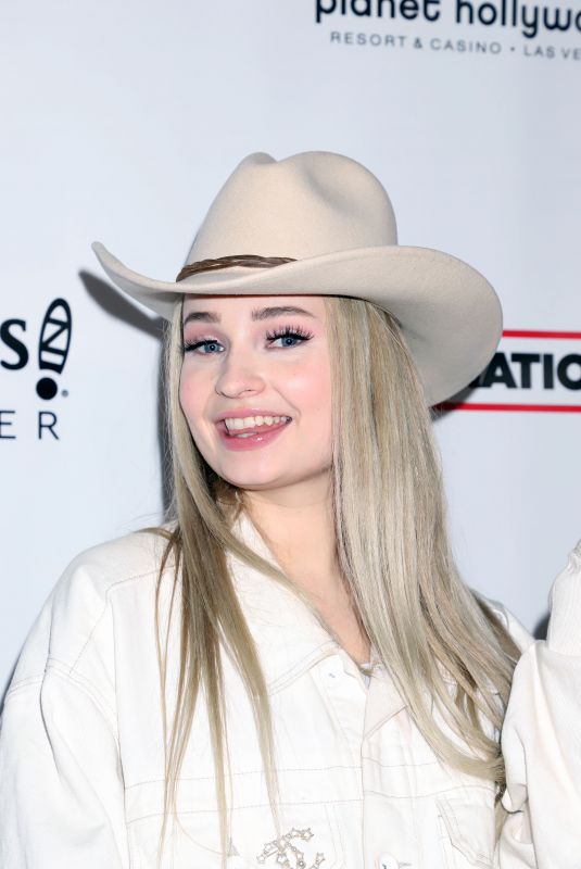 KIM PETRAS at Shania Twain Let