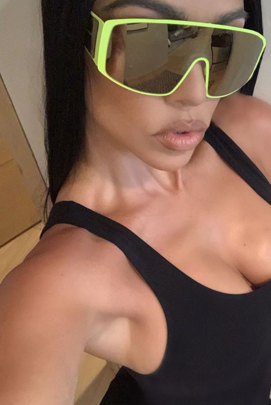 KOURTNEY KARDASHIAN – Instagram Photos 12/16/2019