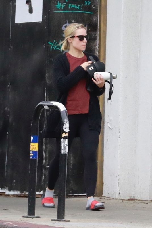 KRISTEN BELL Arrives at a Gym in Los Feliz 12/03/2019