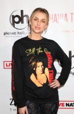 LALA KENT at Shania Twain Let