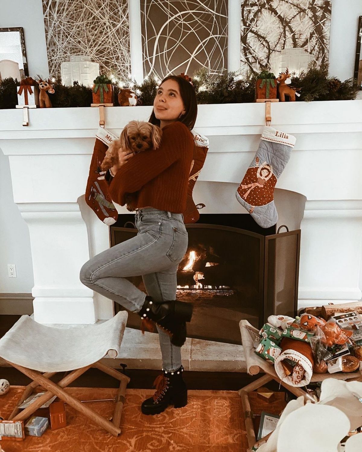 LILIA BUCKINGHAM - Instagram Photos 12/25/2019.