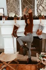 LILIA BUCKINGHAM - Instagram Photos 12/25/2019