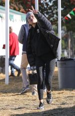 LISA RINNA Shopping for Christmas Tree in Los Angeles 12/16/2019