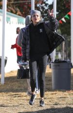 LISA RINNA Shopping for Christmas Tree in Los Angeles 12/16/2019