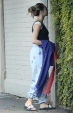 MADDIE ZIEGLER Leaves Physiotherapist in Sydney 12/15/2019