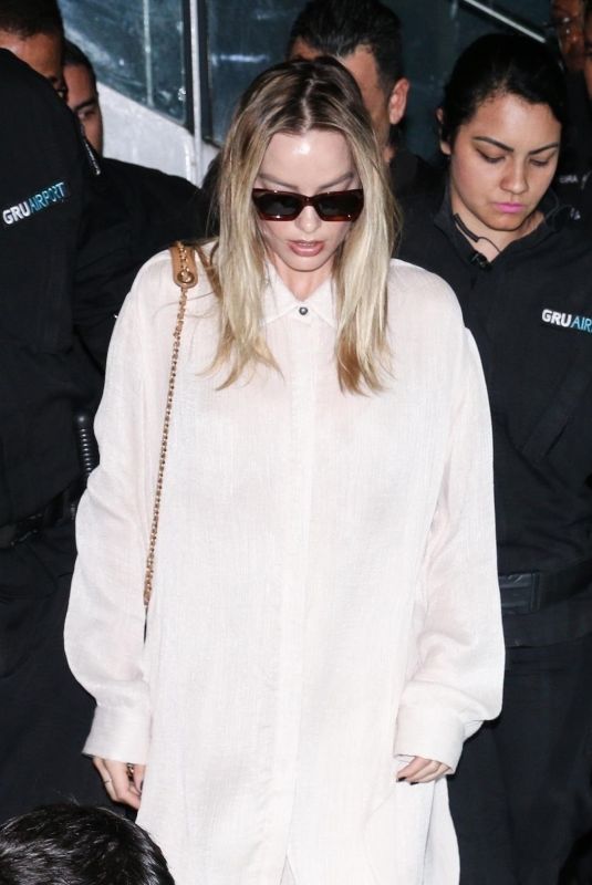 MARGOT ROBBIE Arrives a Airport in Sao Paulo 12/05/2019