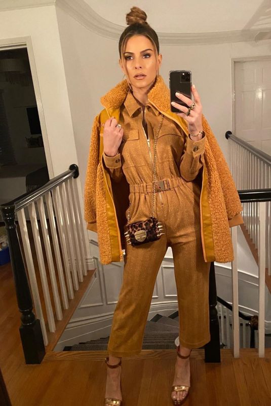 MARIA MENOUNOS - Instagram Photos, December 2019