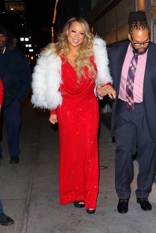 MARIAH CAREY Celebrates Her Christmas Song Potentially Going #1 in New York 12/15/2019