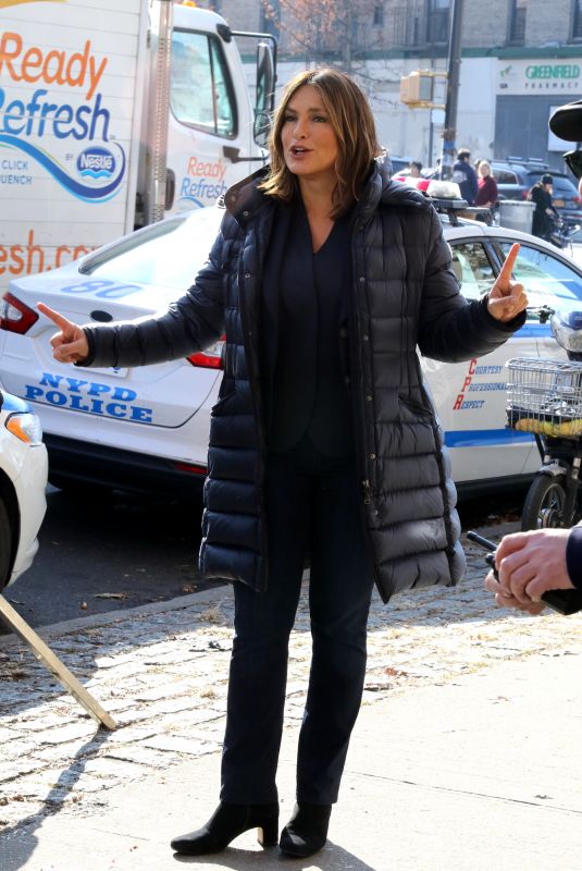 MARISKA HARGITAY on the Set of Law and Erder: SVU in New York 12/20/2019