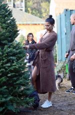 NICOLE WILLIAMS Shopping for Christmas Trees in Los Angeles 12/16/2019