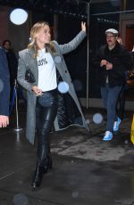 OLIVIA WILDE Leaves Z100