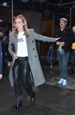 OLIVIA WILDE Leaves Z100