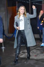 OLIVIA WILDE Leaves Z100