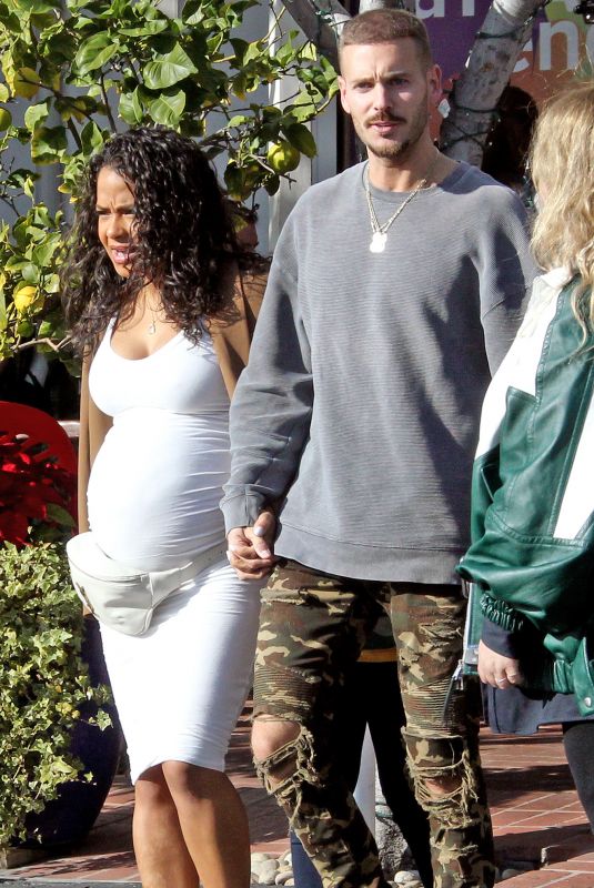 Pregnant CHRISTINA MILIAN Leaves Mauro