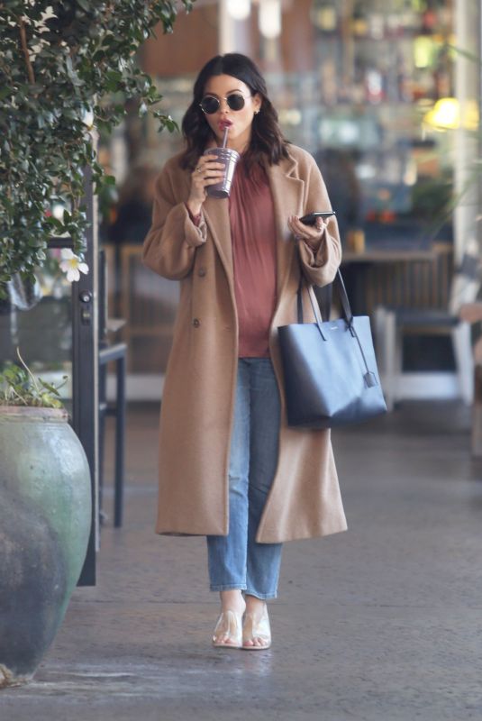 Pregnant JENNA DEWAN Out Shopping in Bel Air 12/19/2019