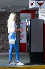 REESE WITHERSPOON and AVA PHILLIPPE Shopping at Target in Westwood 12/21/2019