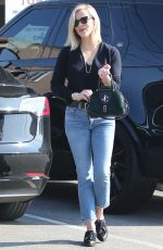 REESE WITHERSPOON Out and About n Brentwood 12/26/2019