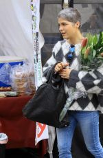 SELMA BLAIR Shoppin at Farmers Market in Studio City 12/08/2019