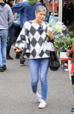 SELMA BLAIR Shoppin at Farmers Market in Studio City 12/08/2019