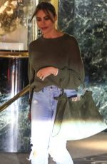 SOFIA VERGARA Shopping at Saks Fifth Avenue in Beverly Hills 12/16/2019