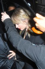 TAYLOR SWIFT Leaves Z100