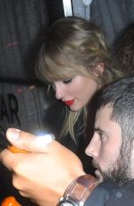 TAYLOR SWIFT Leaves Z100