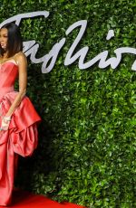 WINNIE HARLOW at Fashion Awards 2019 in London 12/02/2019