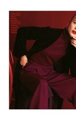 YARA SPOORENBERG in Donna Moderna, December 2019