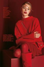 YARA SPOORENBERG in Donna Moderna, December 2019