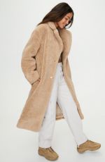 ZAHARA DAVIS for Aritzia, December 2019