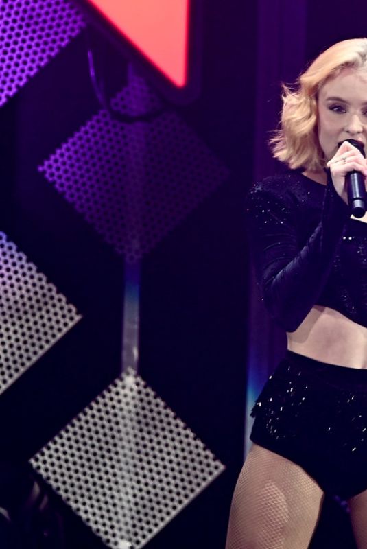 ZARA LARSSON at 103.5 Kiss FM