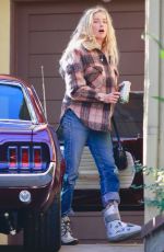 AMBER HEARD Arrives at Her Home in Los Angeles 01/10/2020