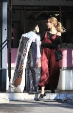 AMM ROBERTS Out Shopping in Los Angeles 01/11/2020