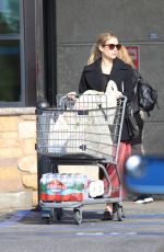 AMM ROBERTS Out Shopping in Los Angeles 01/11/2020