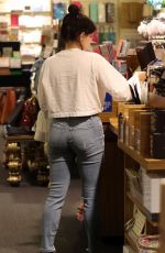 ARIEL WINTER Shopping at Papyrus Store in Los Angeles 01/03/2020