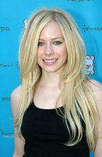 AVRIL LAVIGNE at Golden Globes Style Lounge 01/12/2006