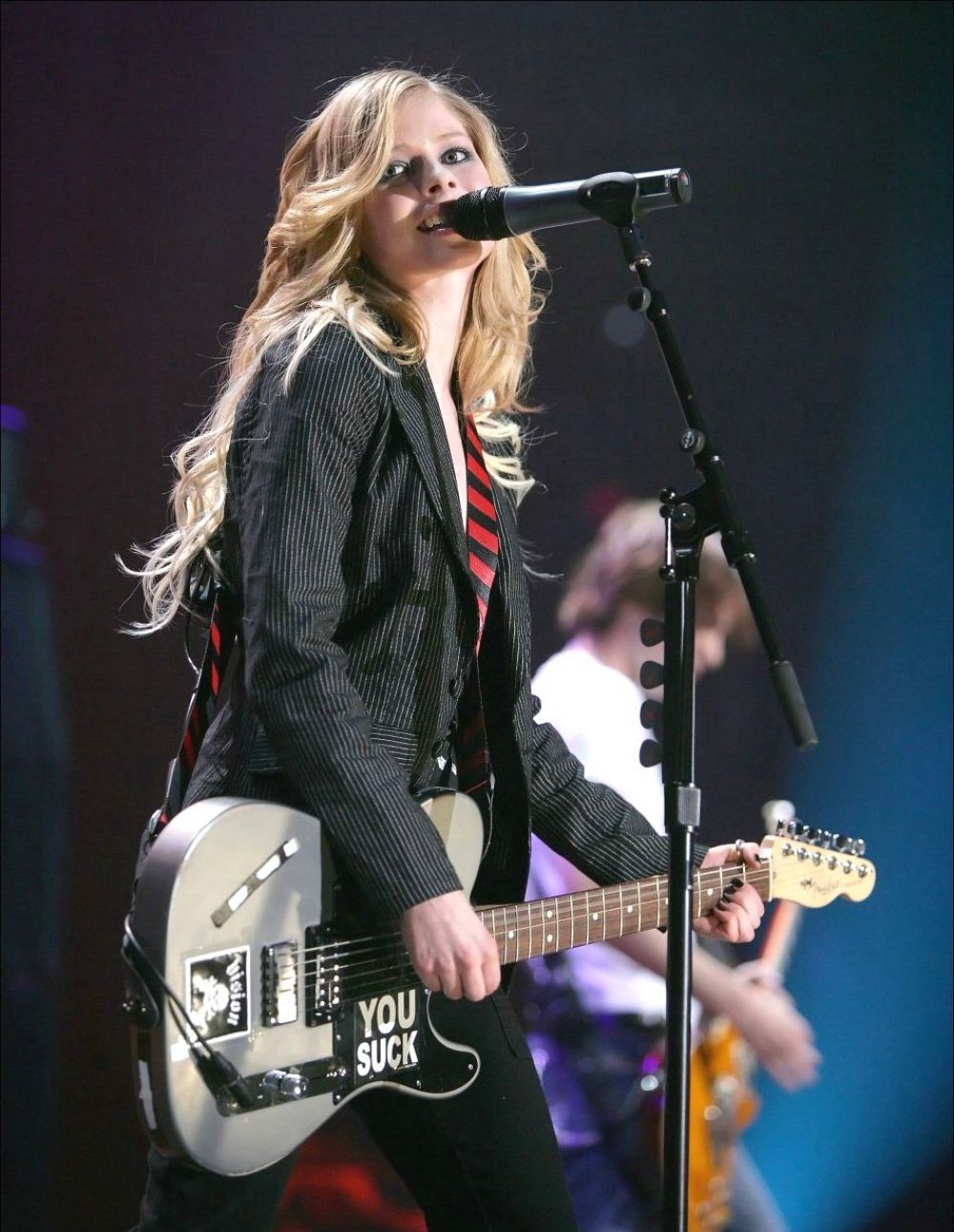 AVRIL LAVIGNE Performs at Tsunami Relief Benefit Concert in Vancouver ...