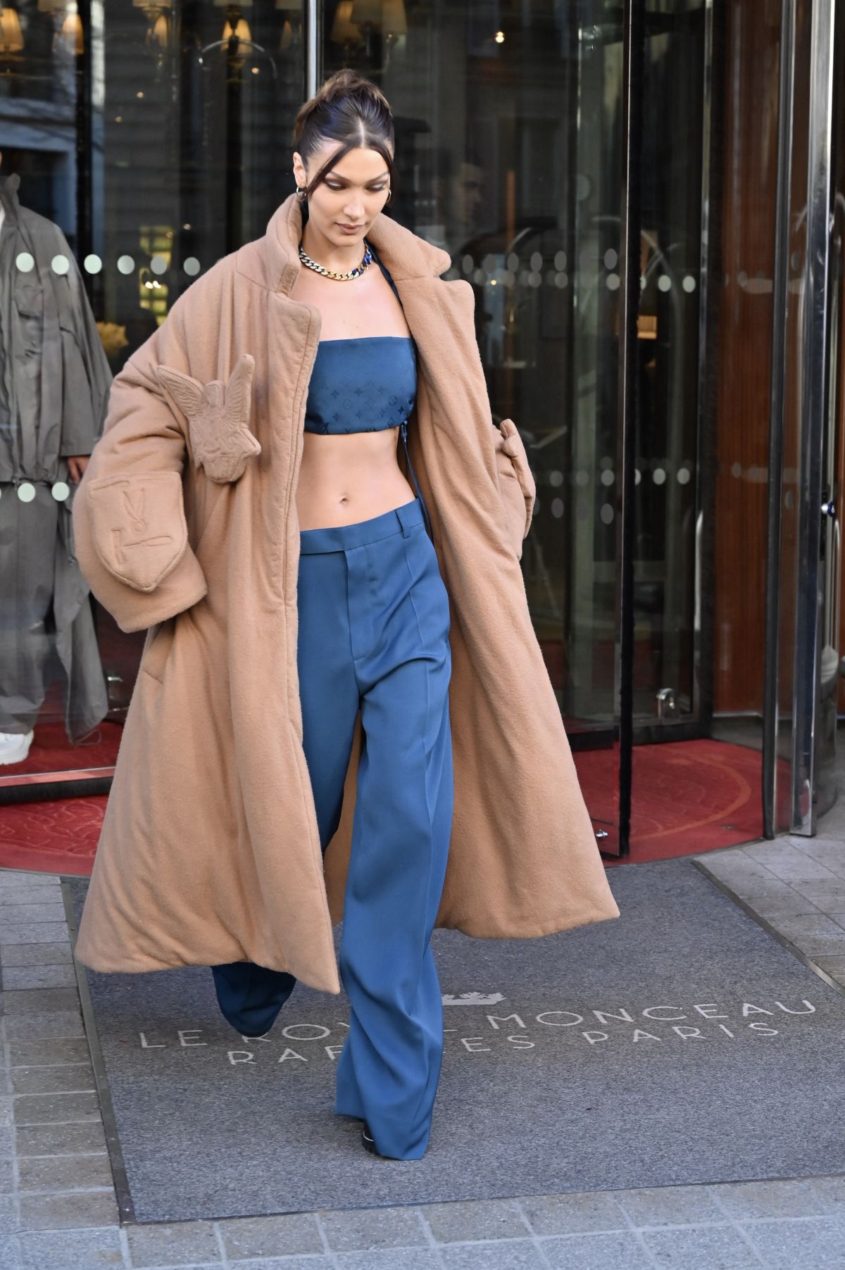 BELLA HADID Heading to Louis Vuitton Fashion Show in Paris 01/16/2020 – HawtCelebs