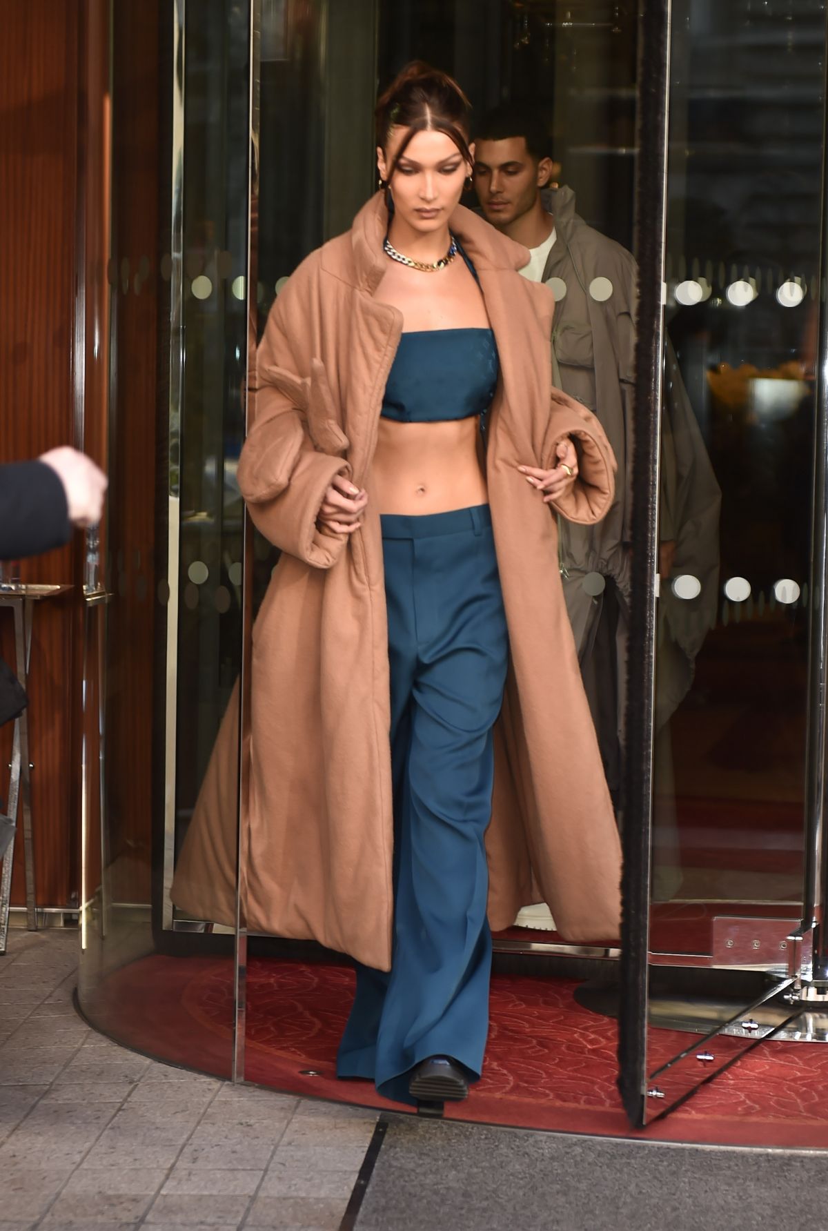 BELLA HADID Heading to Louis Vuitton Fashion Show in Paris 01/16/2020 – HawtCelebs
