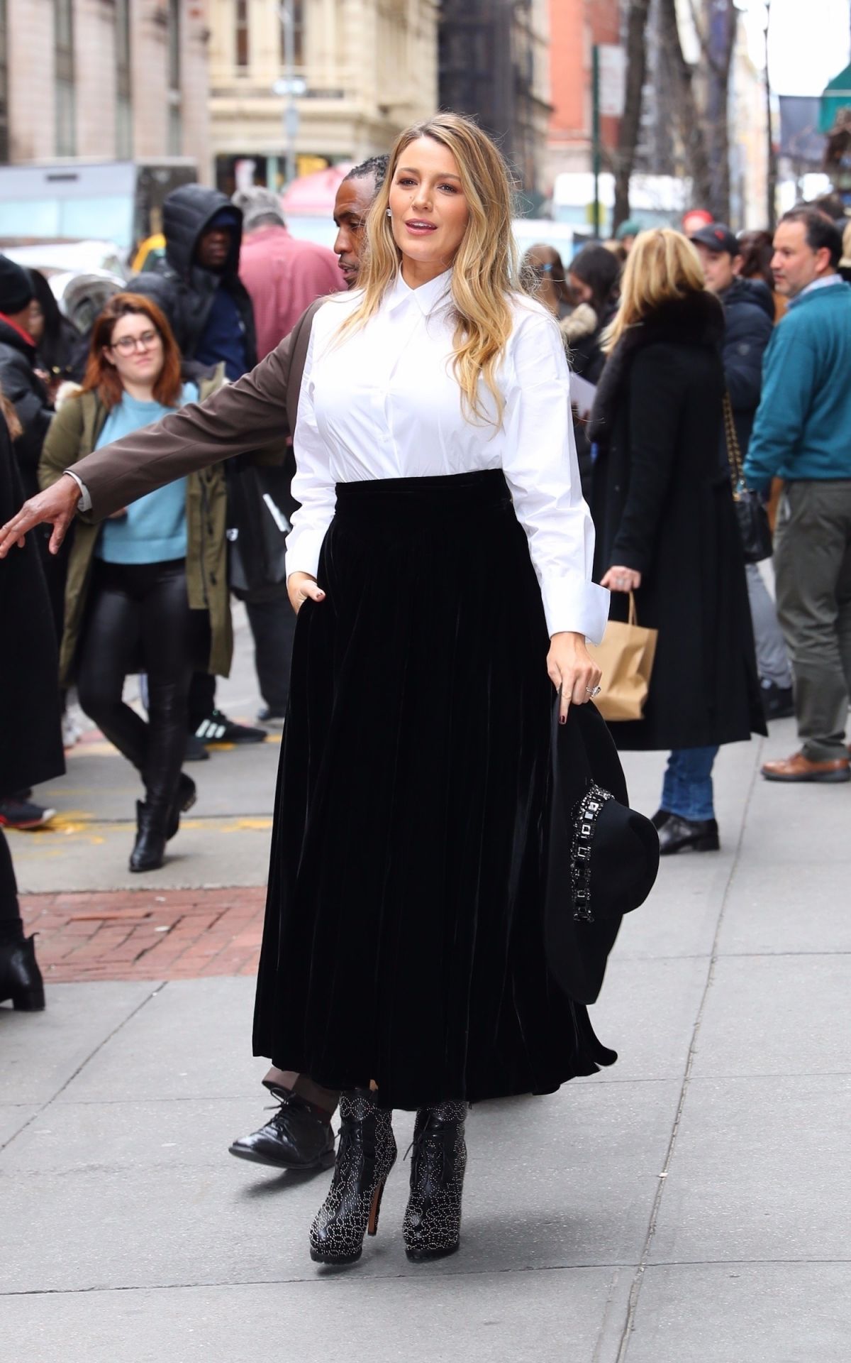 BLAKE LIVELY Out in New York 01/28/2020 - HawtCelebs