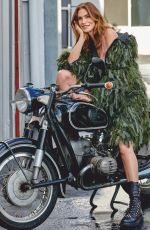 CINDY CRAWFORD in Harper