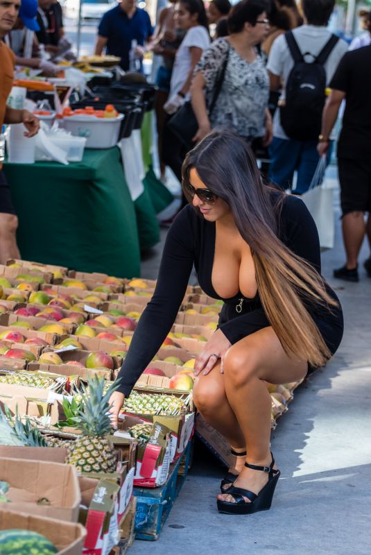 CLAUDIA ROMANI at Farmer