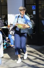 ELIZABETH BANKS at Joan