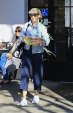 ELIZABETH BANKS at Joan