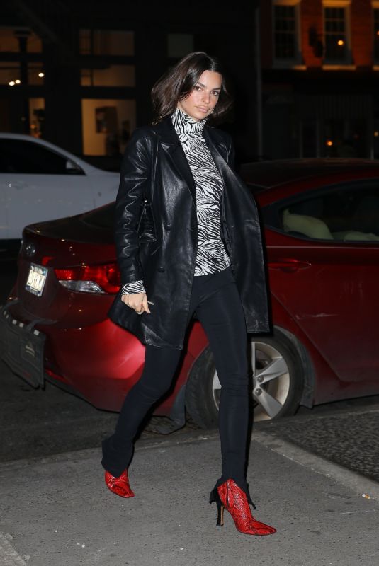 EMILY RATAJKOWSKI Arrives at Her Apartment in New York 01/29/2020