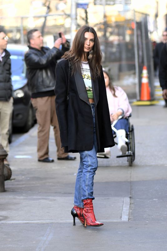 EMILY RATAJKOWSKI Out in New York 01/10/2020