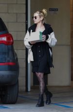 EMMA ROBERTS Pick up Cup Cakes in Los Angeles 01/05/2020