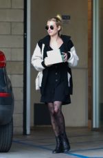 EMMA ROBERTS Pick up Cup Cakes in Los Angeles 01/05/2020