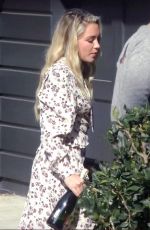 FLORENCE PUGH and Zach Braff Out Kissing in London 01/13/2020